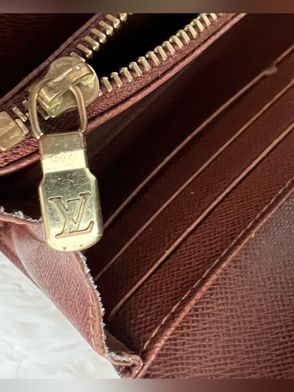 Louis Vuitton Monogram Sarah Wallet - Picture 7 of 14